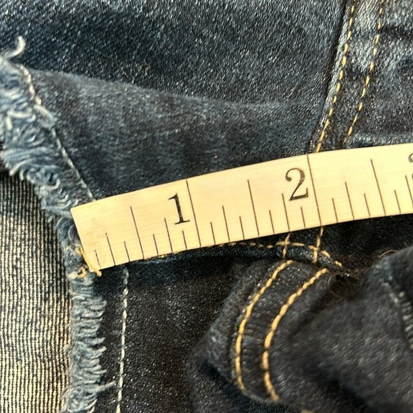 PAIGE Size 28 Shorts Silver Lake Cut Off Jean Dark Wash Denim Frayed Raw Hem - Picture 5 of 8